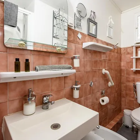 Appartement Charmant Studio - Vue Degagee - Old City *